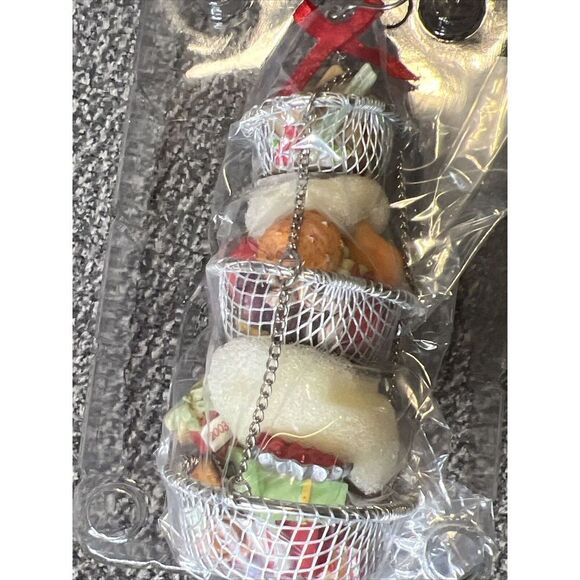 2003 Hallmark Ornament DELICIOUS CHRISTMAS Metal Hanging Food Fruit Baskets - Picture 7 of 7